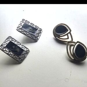 (2) Pairs of earrings